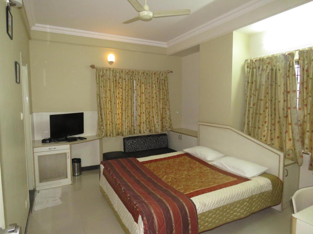 The Corporate Comforts Bangalore Eksteriør billede